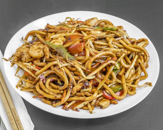 Spicy Shanghai Fried Noodles (辣上海炒麵)